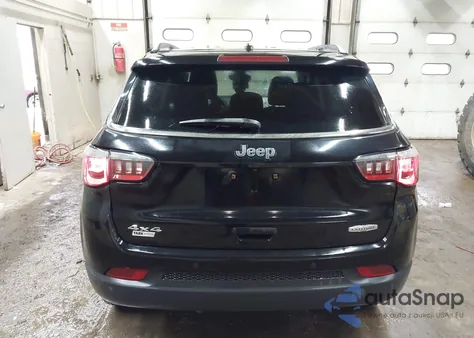 2018 Jeep Compass Latitude 4X4 из США, поврежденный, VIN 3C4NJDBB0JT178696